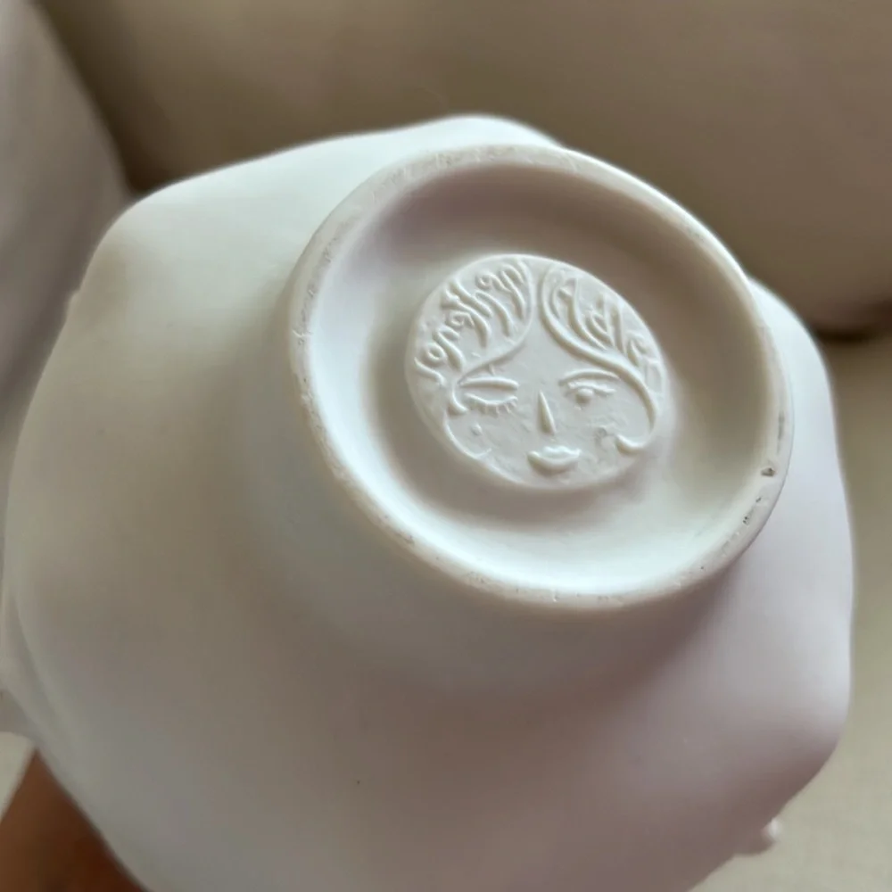 Jonathan Adler Dora Maar Porcelain Bisque White Faces Vase - Picture 6 of 9